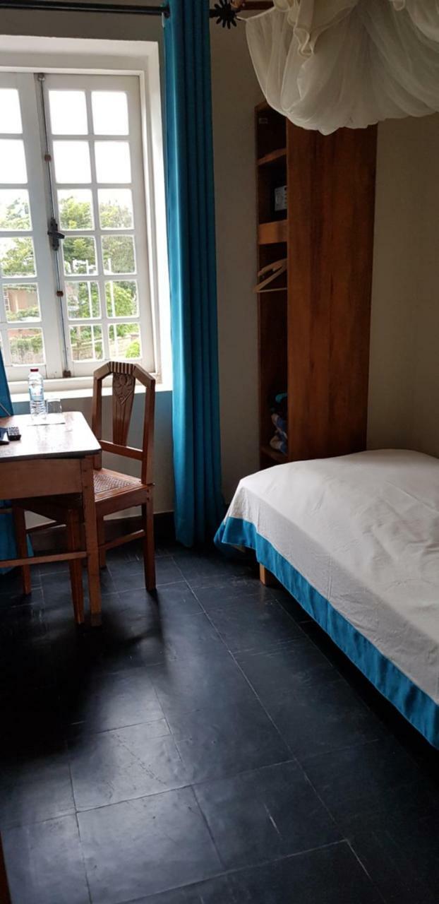 Lovasoa 4C Hotel อันต์ซิราเบ ภายนอก รูปภาพ