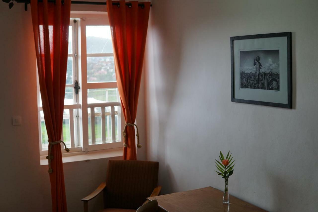 Lovasoa 4C Hotel อันต์ซิราเบ ภายนอก รูปภาพ