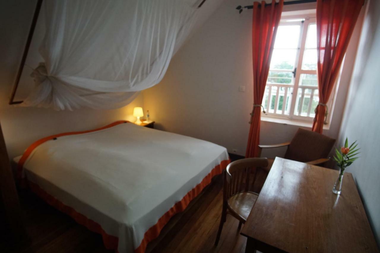 Lovasoa 4C Hotel อันต์ซิราเบ ภายนอก รูปภาพ